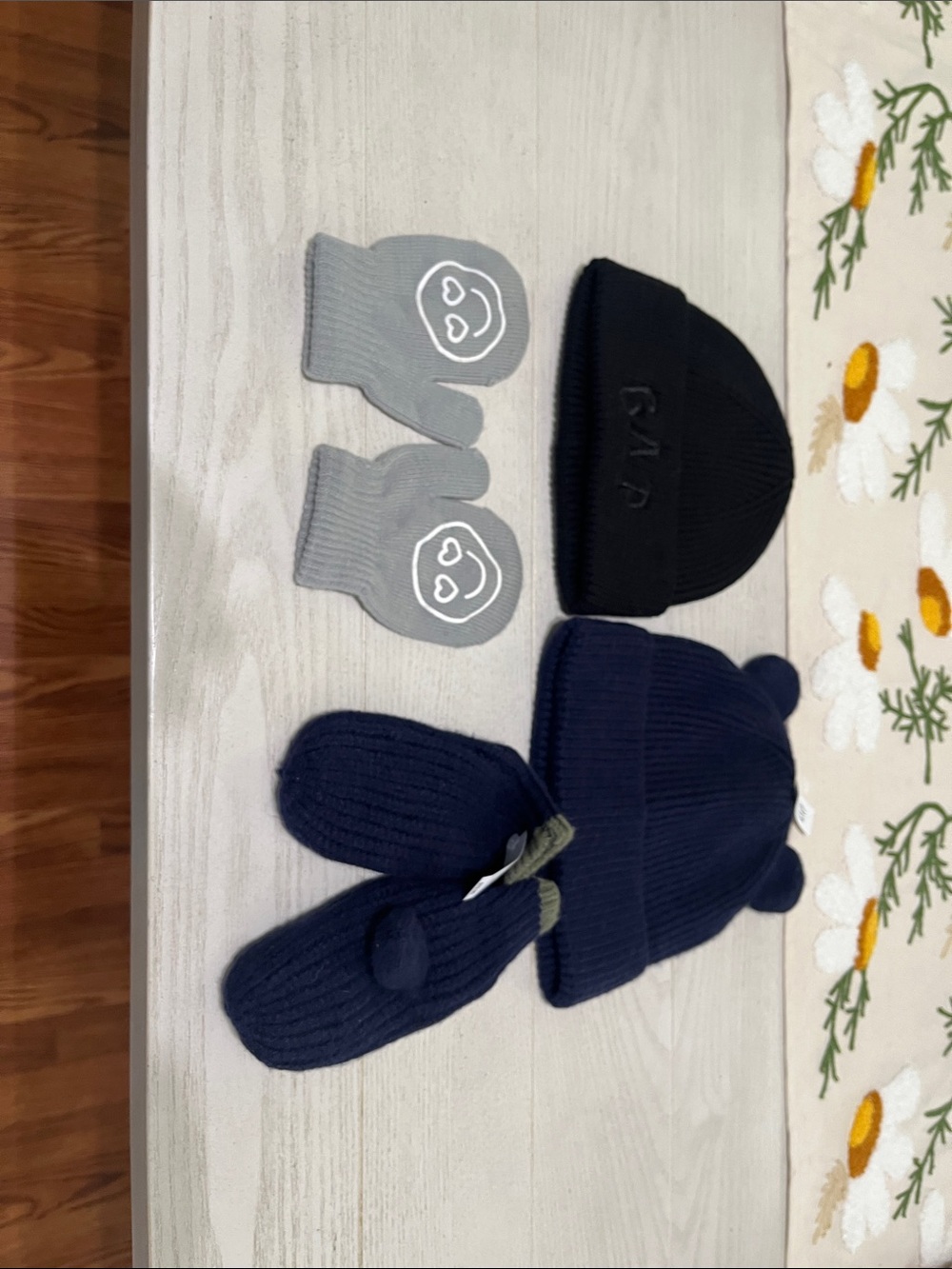 GAP Kids Navy and Gray Winter Hat and Mitten Set
